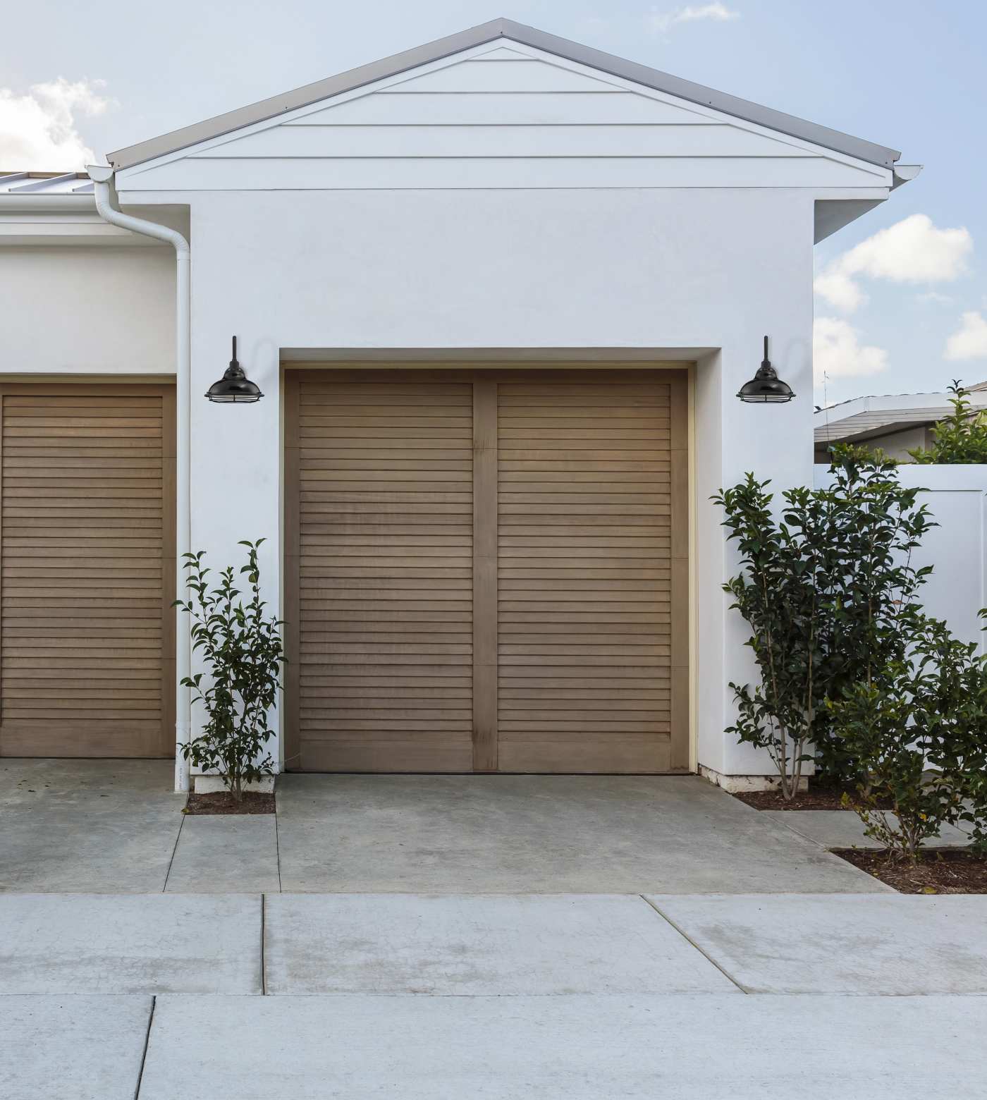 NEWBRIDGE 1LT LG OUTDOOR WALL - 60-7002