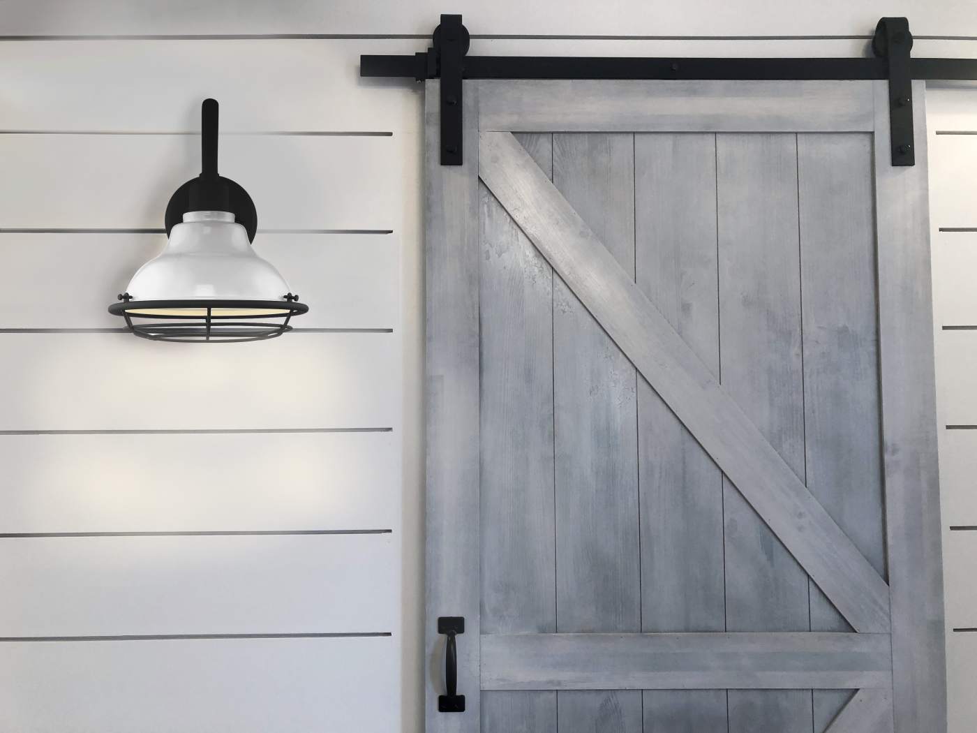 NEWBRIDGE 1LT LG OUTDOOR WALL - 60-7022