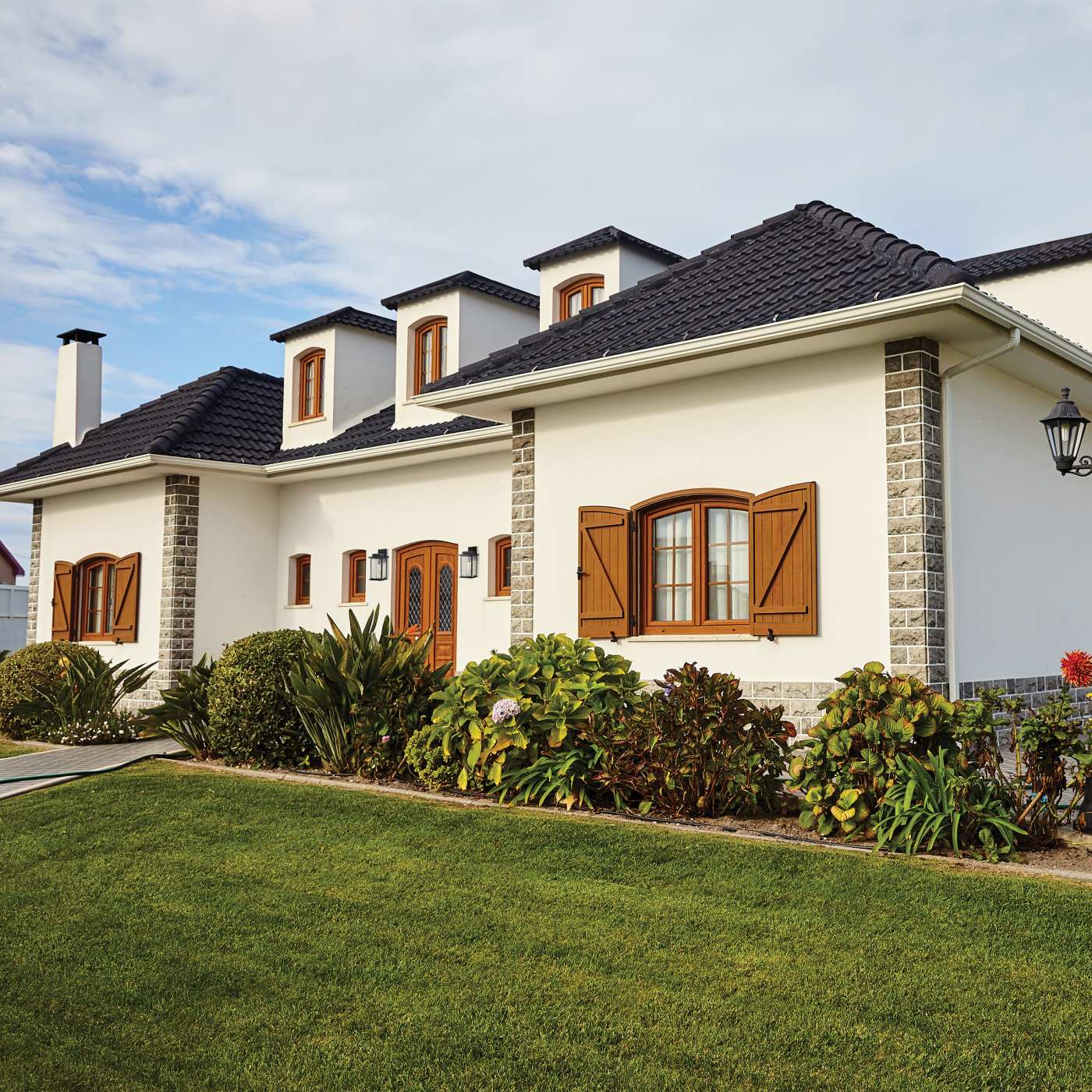 SULLIVAN 1 LT MED WALL LANTERN - 60-7375