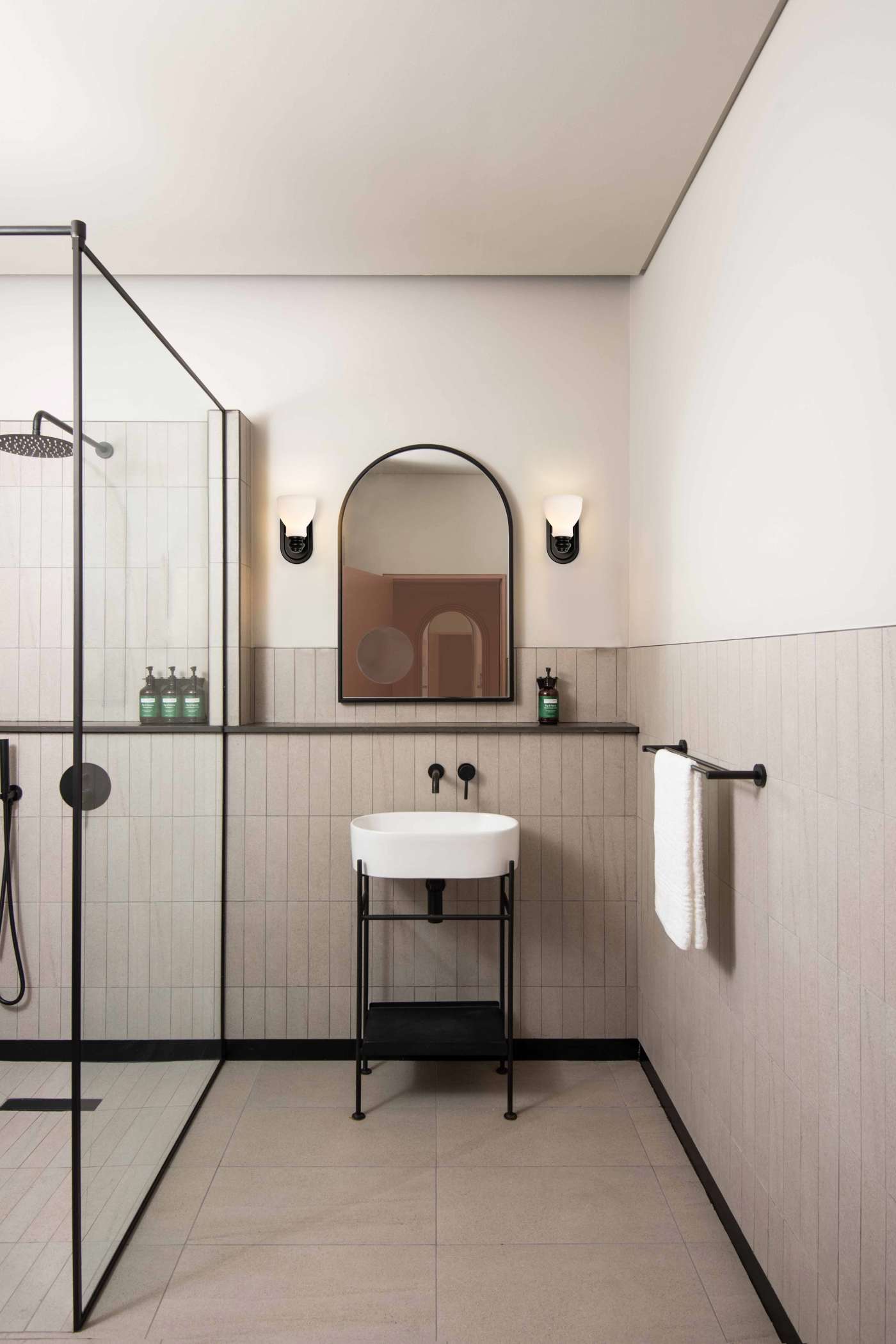 RUSSEL 1 LIGHT VANITY - 60-8021