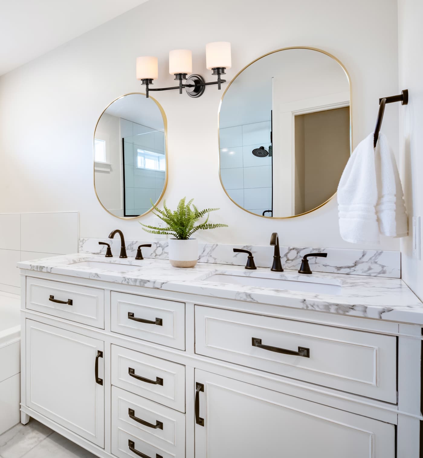 WARREN 3 LIGHT VANITY - 60-8033