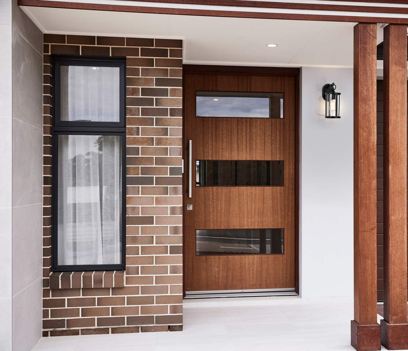 BROADSTONE 1 LT SM WALL LANT - 60-8111