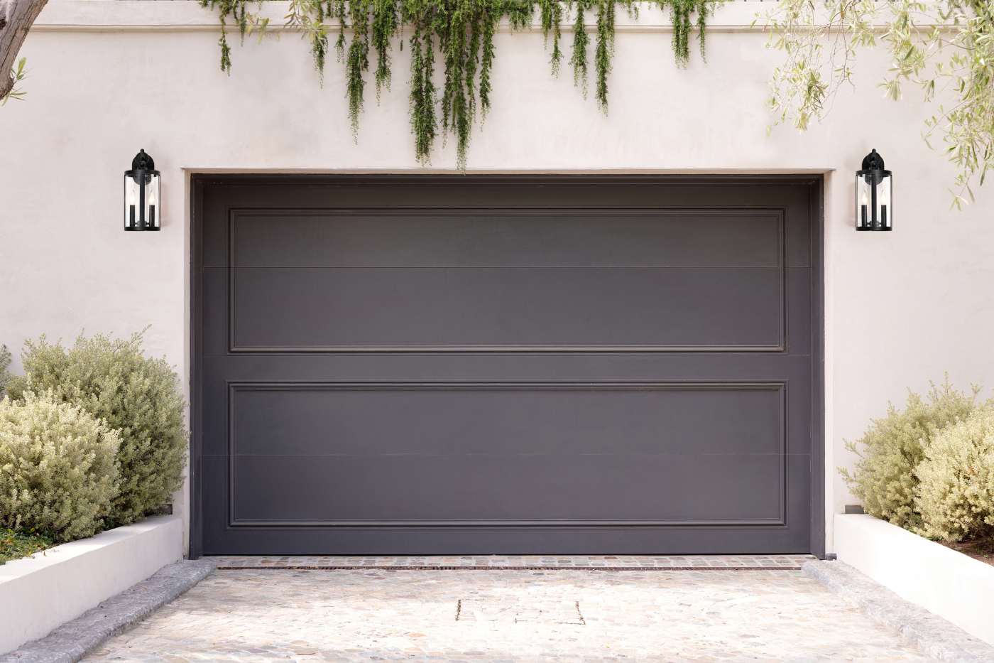 BROADSTONE 2 LT LG WALL LANT - 60-8113