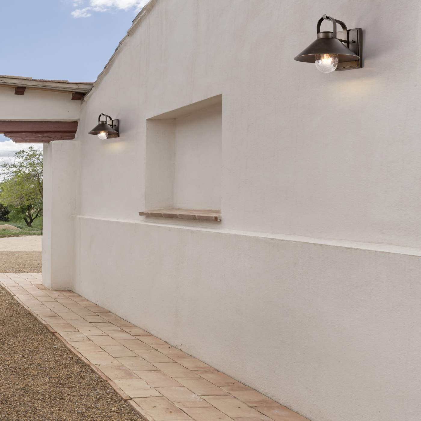 RIDGE MED OUTDOOR LANTERN BRZ - 60-8531