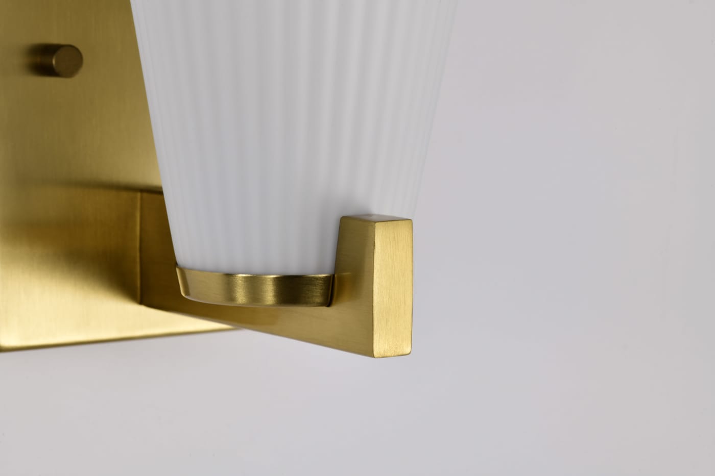 ROYALE 1 LIGHT VANITY - 60-8721