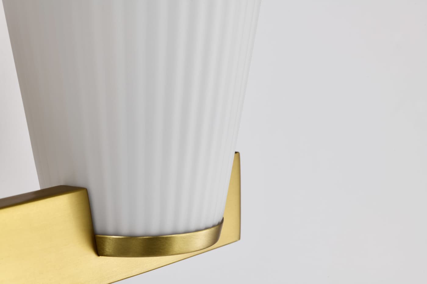 ROYALE 2 LIGHT VANITY - 60-8722