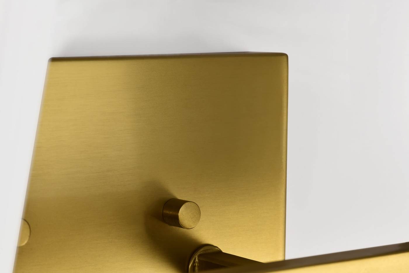 ROYALE 2 LIGHT VANITY - 60-8722