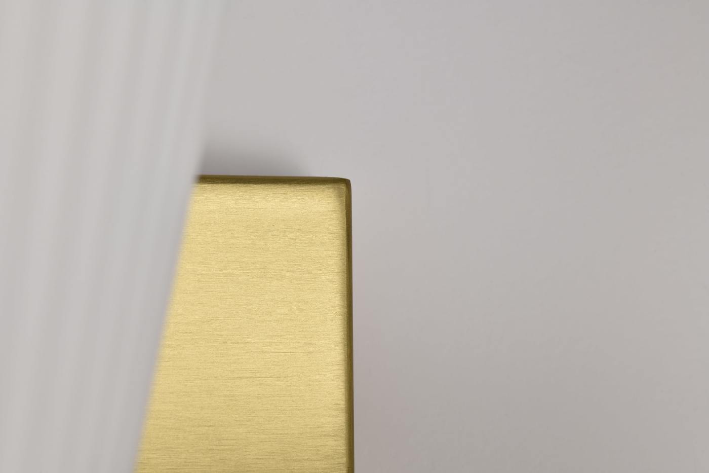 ROYALE 3 LIGHT VANITY - 60-8723