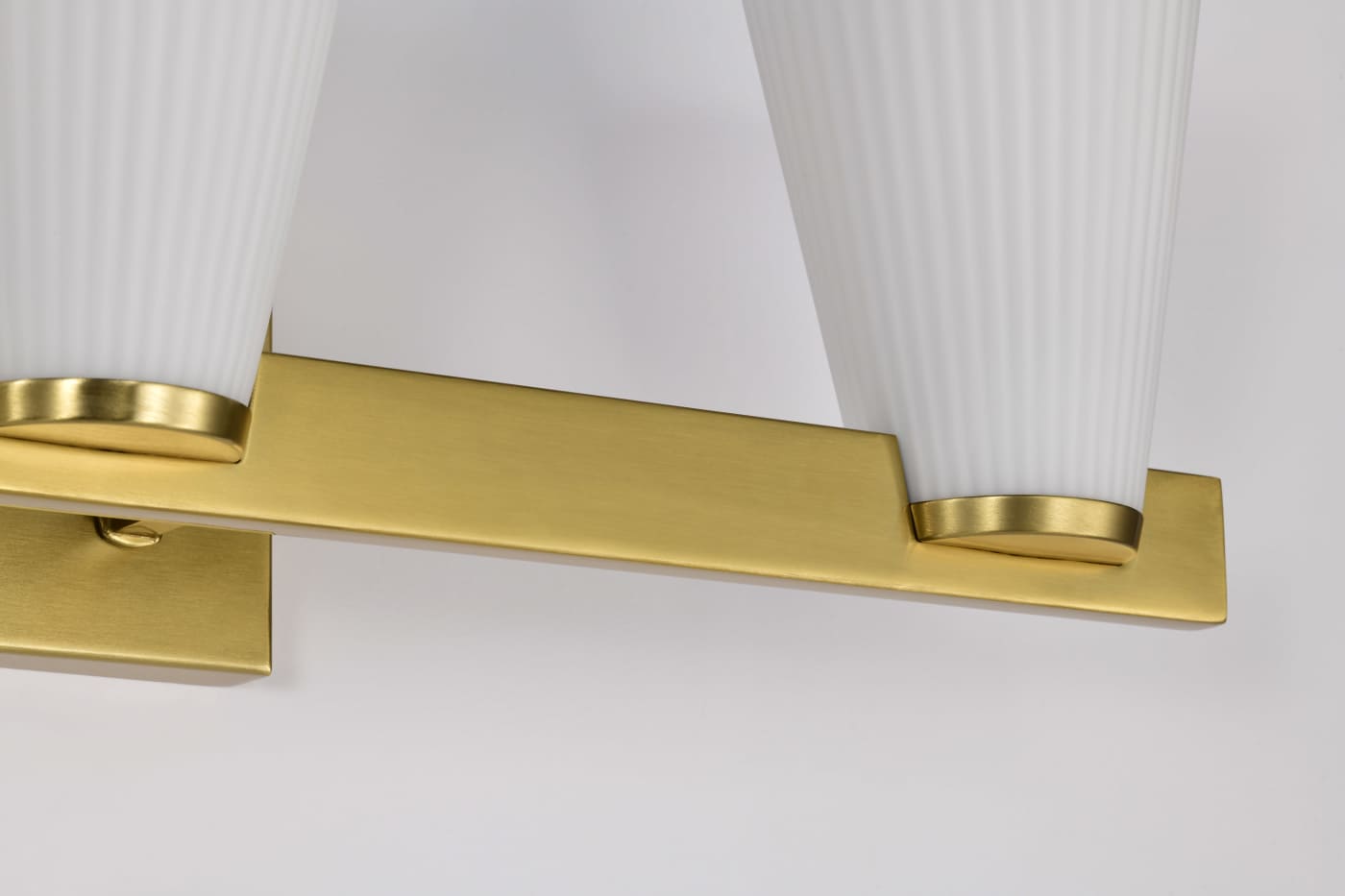 ROYALE 3 LIGHT VANITY - 60-8723