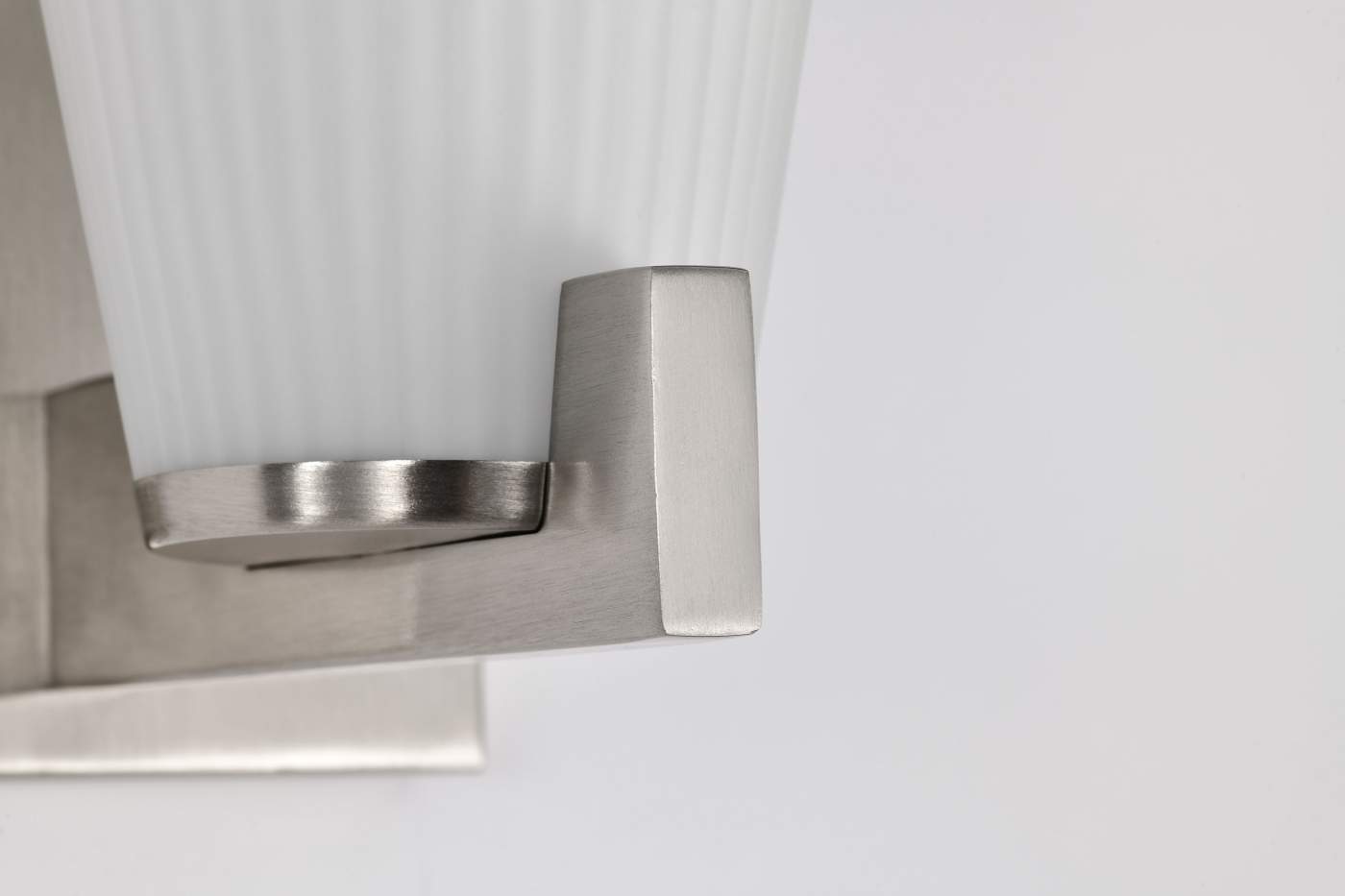 ROYALE 1 LIGHT VANITY - 60-8731