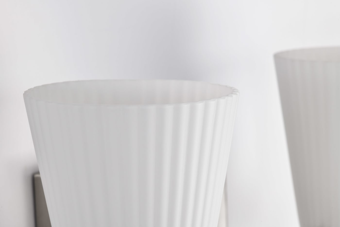 ROYALE 2 LIGHT VANITY - 60-8732