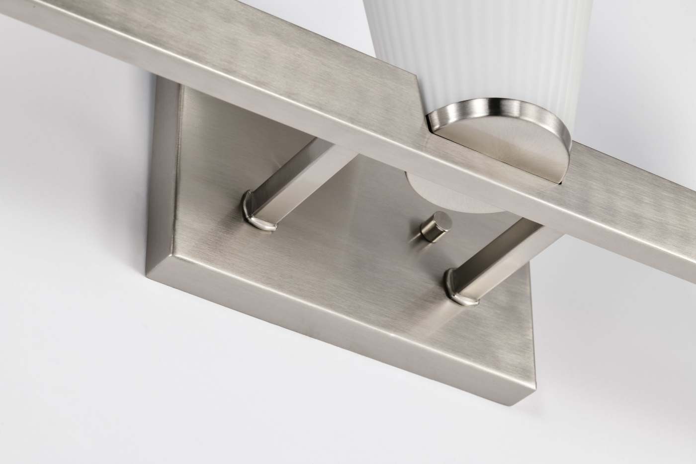 ROYALE 3 LIGHT VANITY - 60-8733