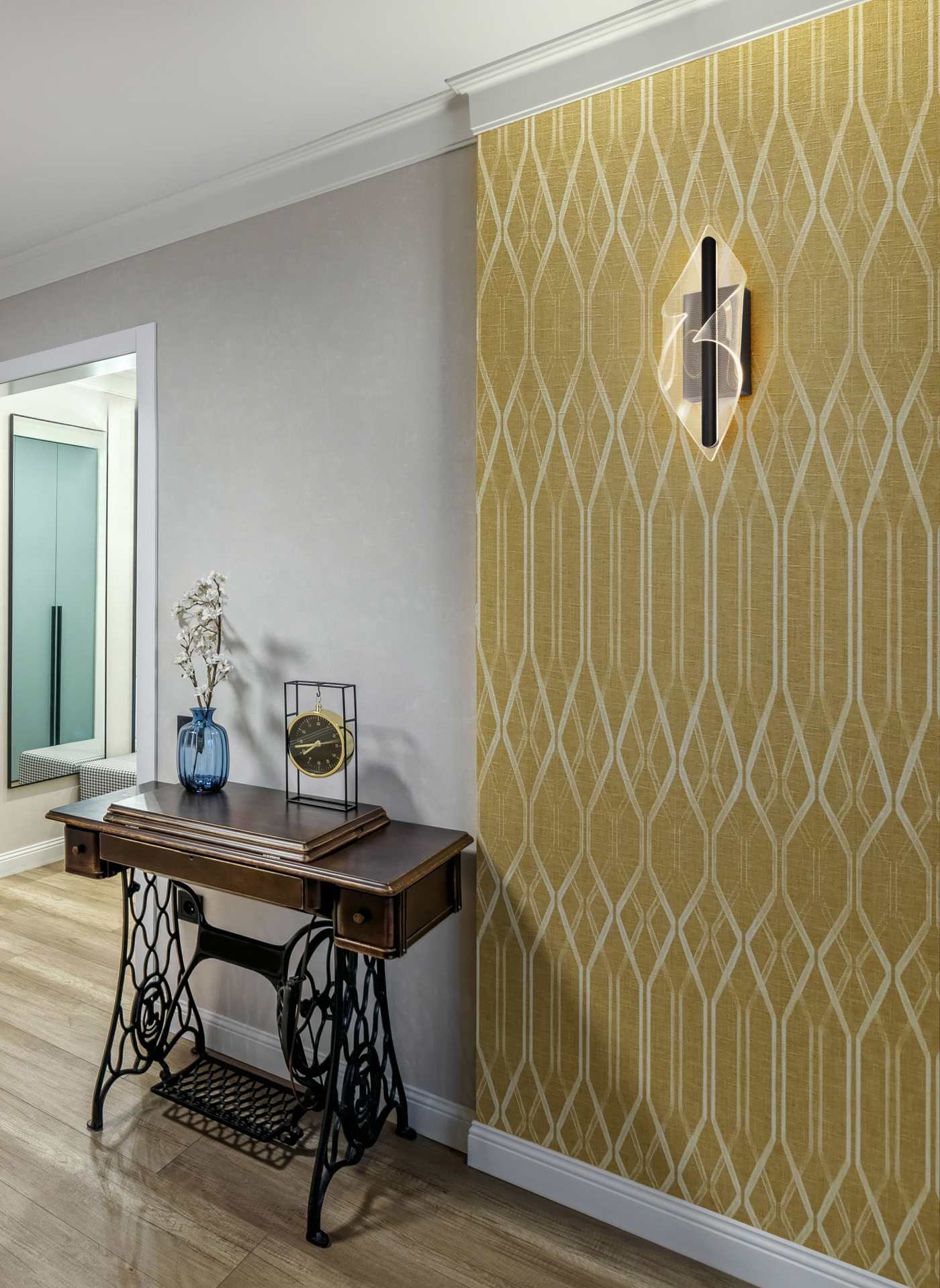 GENEVA 18" LED SM WALL SCONCE - 62-2021