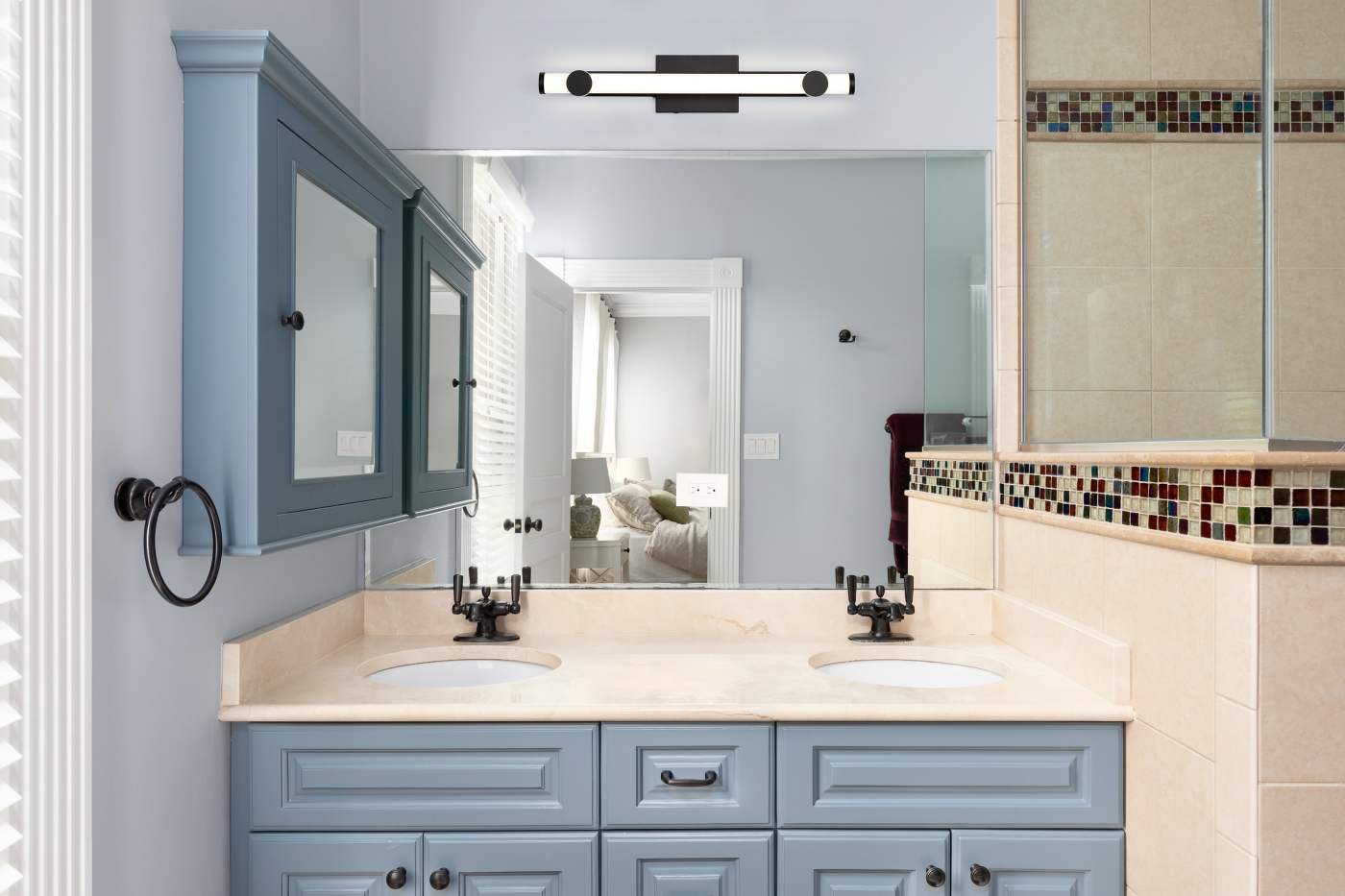 BOWMAN 24" LED VANITY - 62-2202