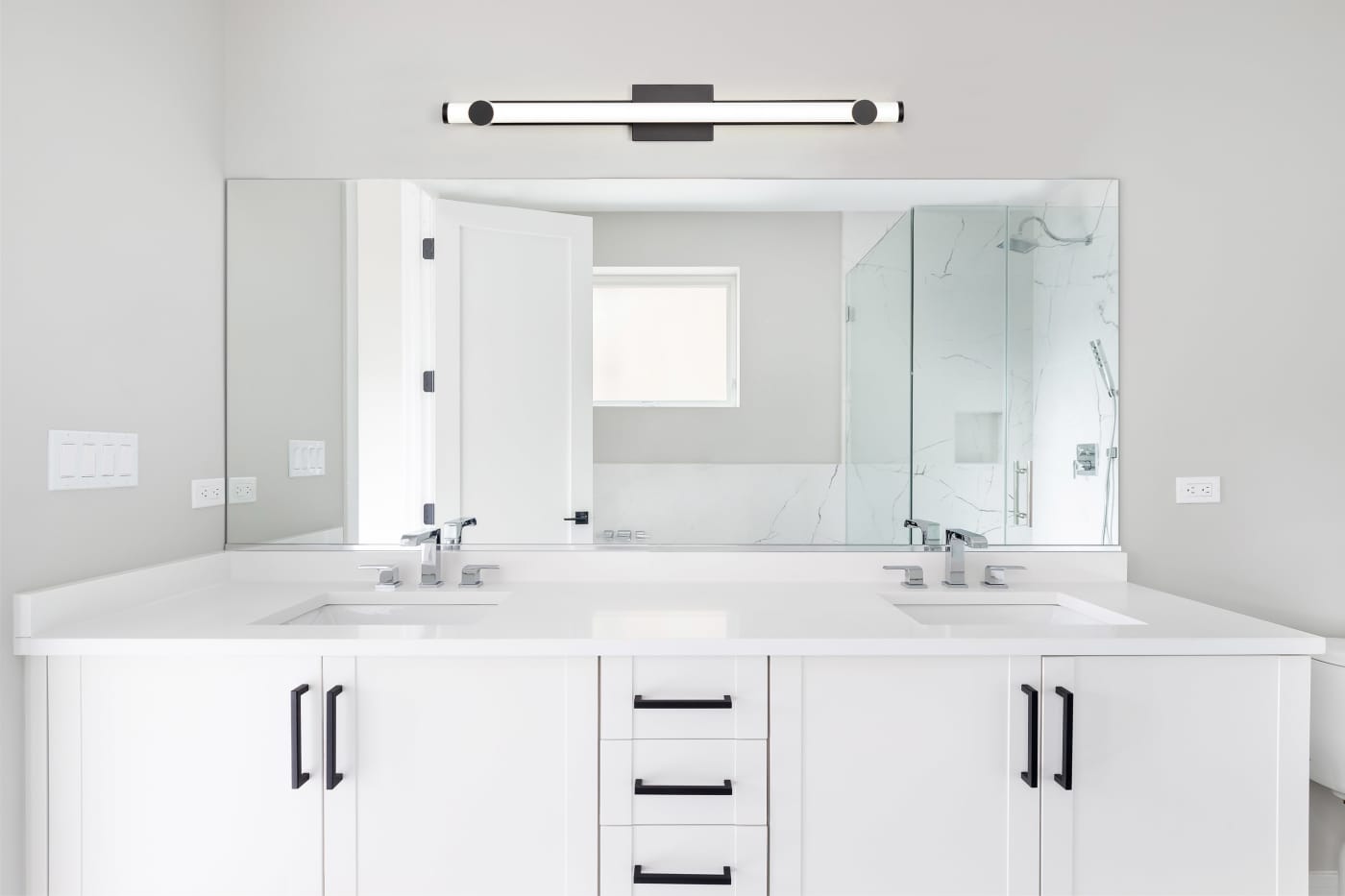 BOWMAN 36" LED VANITY - 62-2203