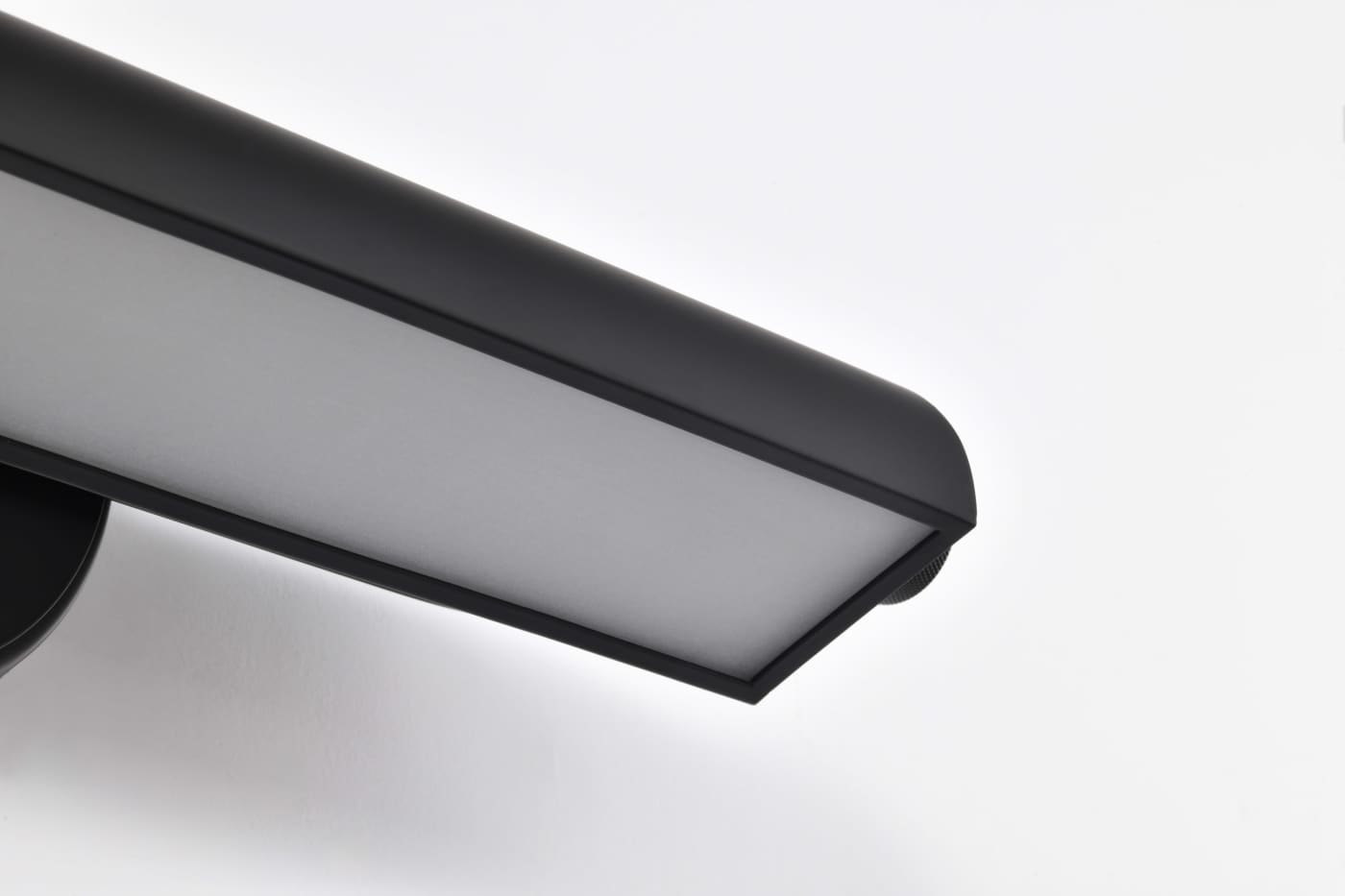 AUDEN 18" LED VANITY 3 CCT - 62-2350