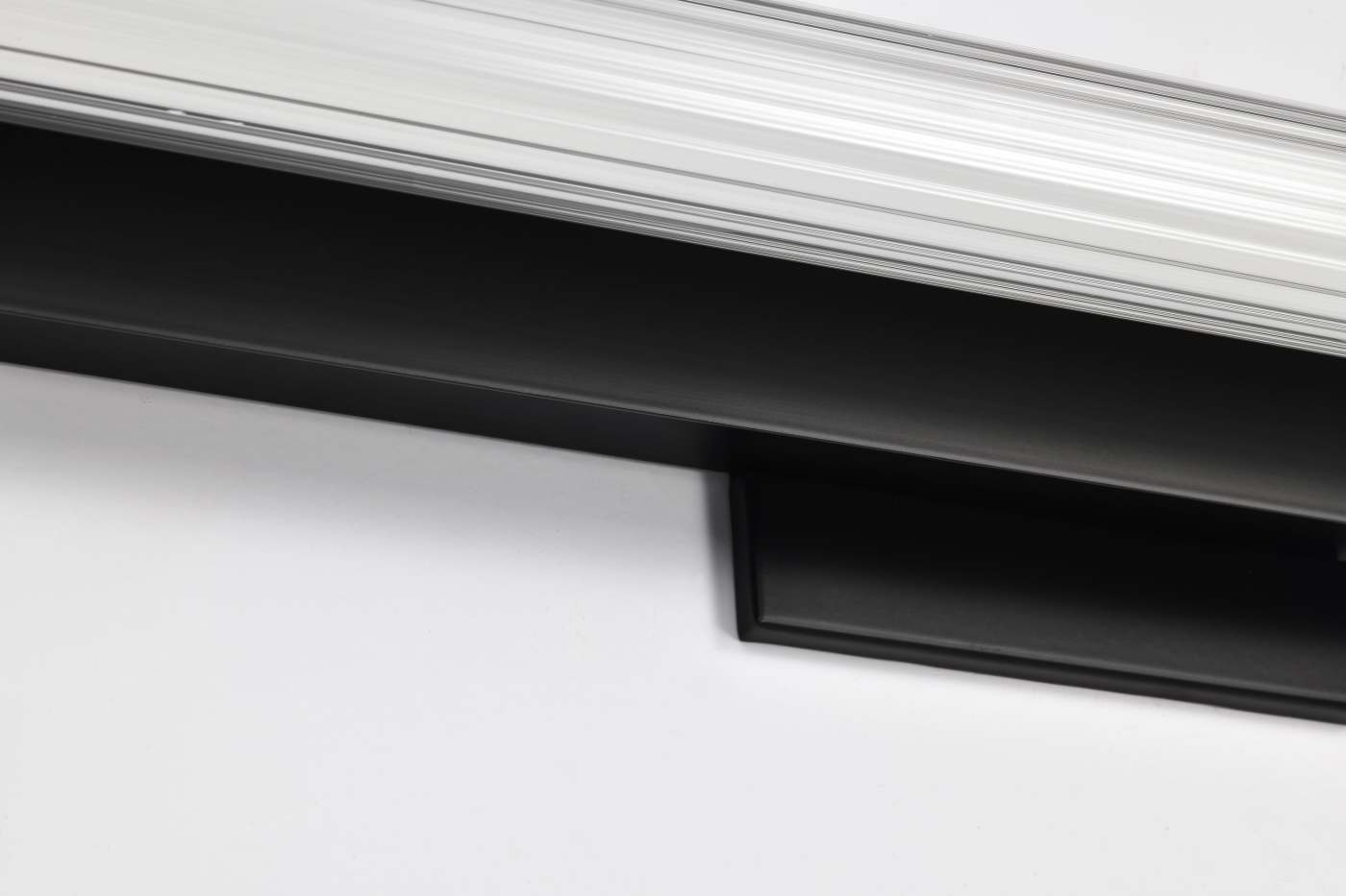 LARISSA 32" LED VANITY 3000K - 62-2390