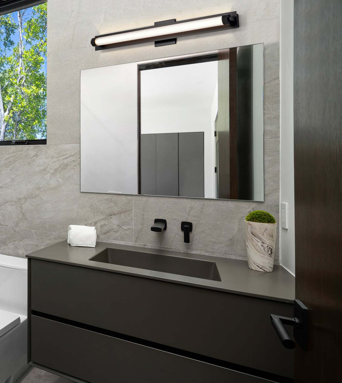 LARISSA 32" LED VANITY 3000K - 62-2390