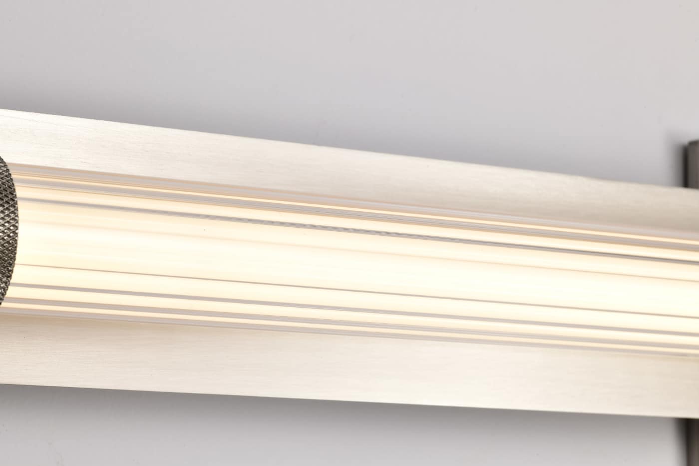 LARISSA 32" LED VANITY 3000K - 62-2391