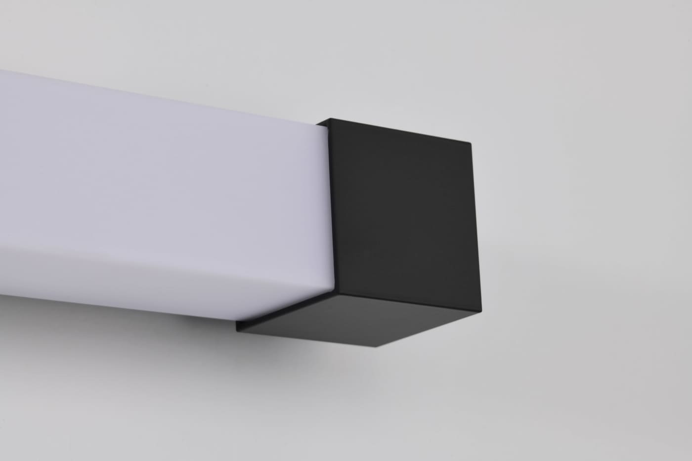 BRIGHTWYN 24" LED VANITY - 62-2621