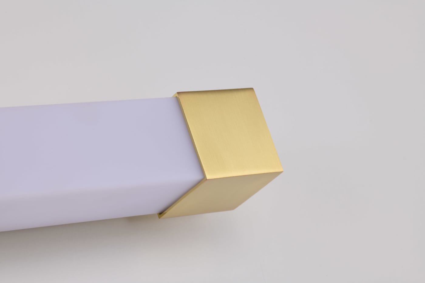 BRIGHTWYN 16" LED VANITY - 62-2630