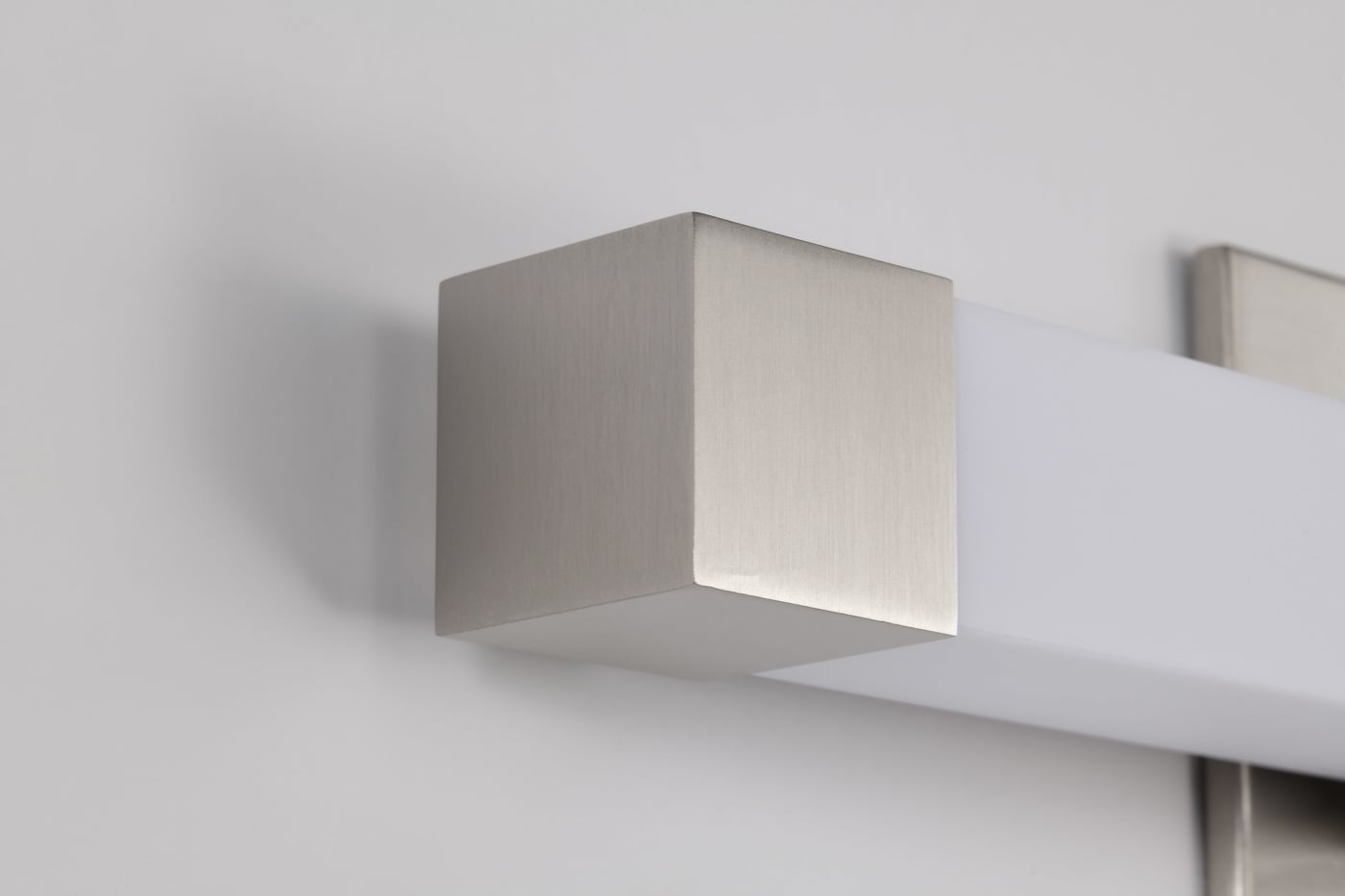 BRIGHTWYN 16" LED VANITY - 62-2640