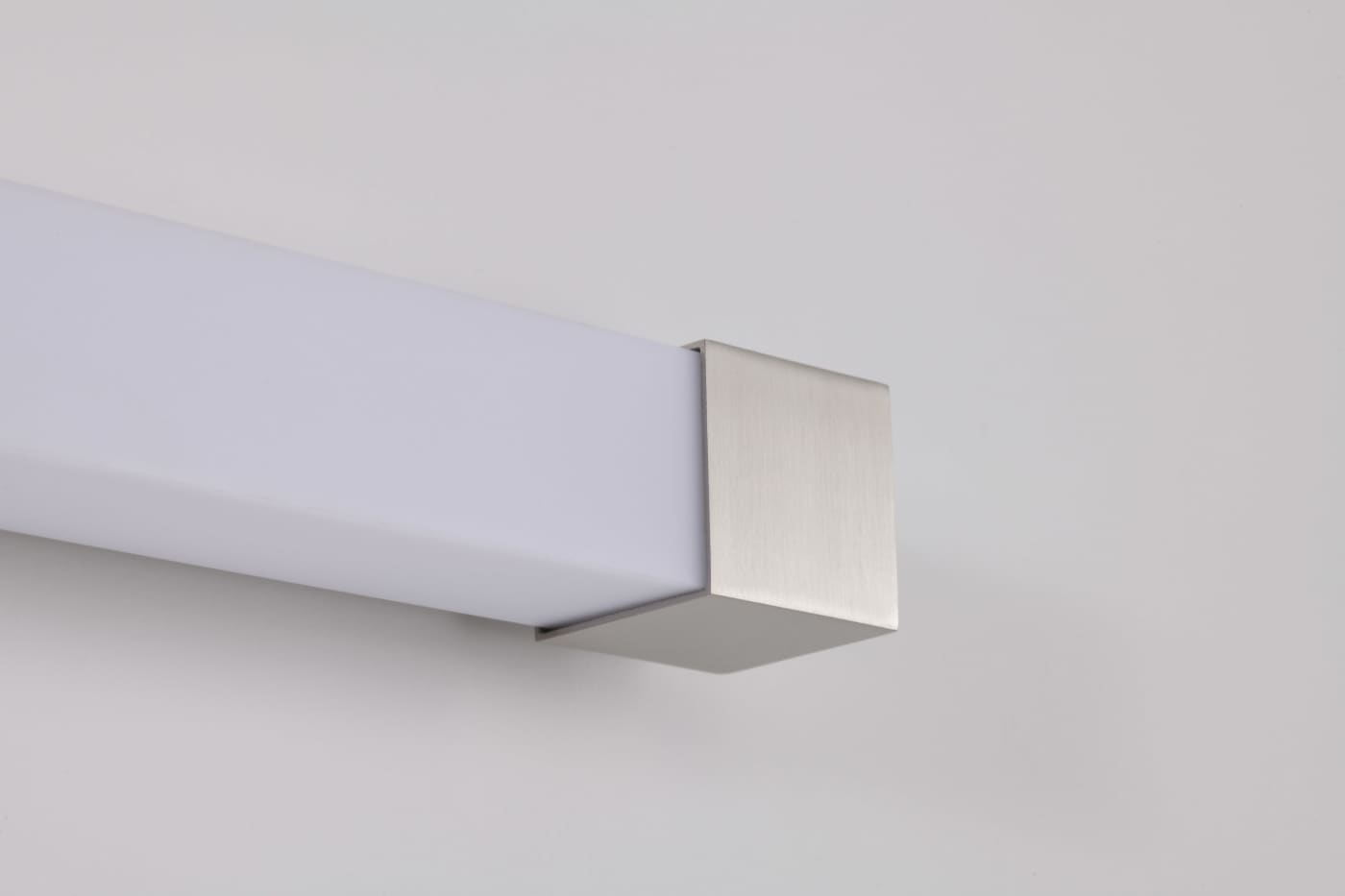 BRIGHTWYN 24" LED VANITY - 62-2641