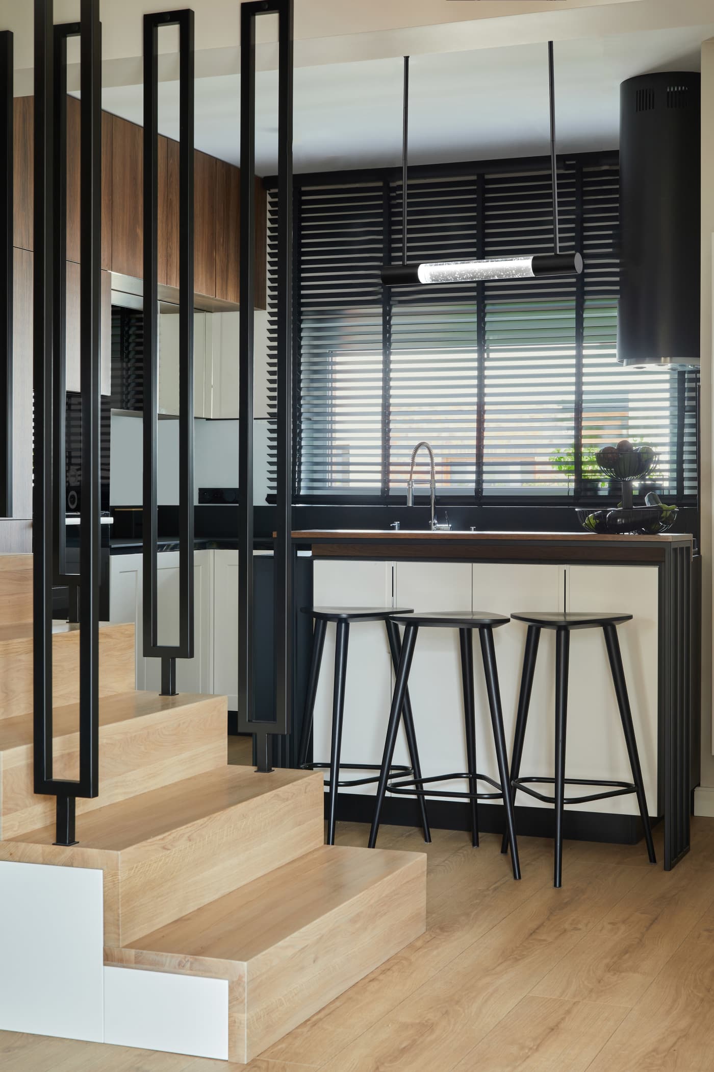 LACEY 23" LED RGB/TW ISLS PEN - 62-6003