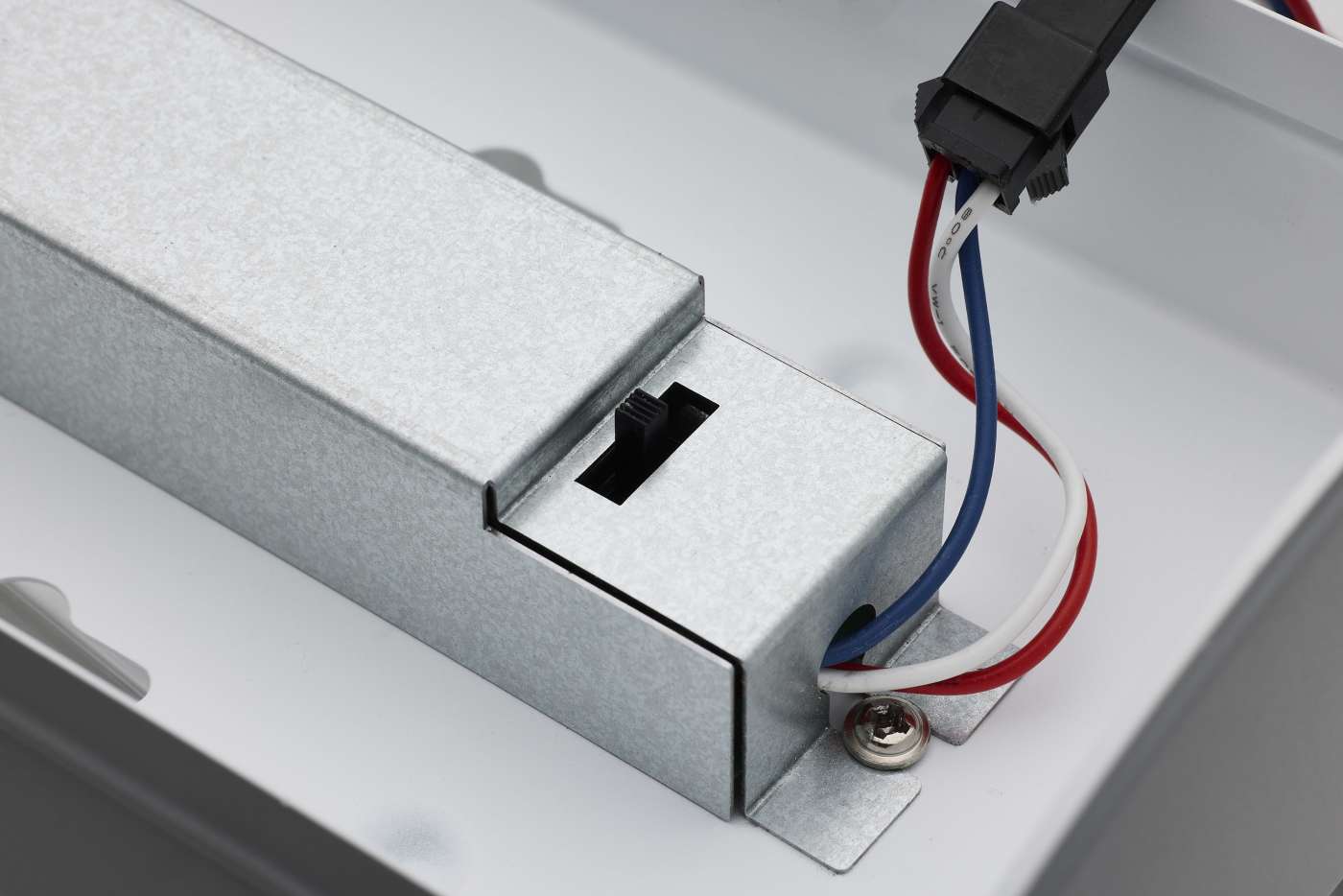 LED 18" WRAP WITH DUAL GFCIS - 62-700