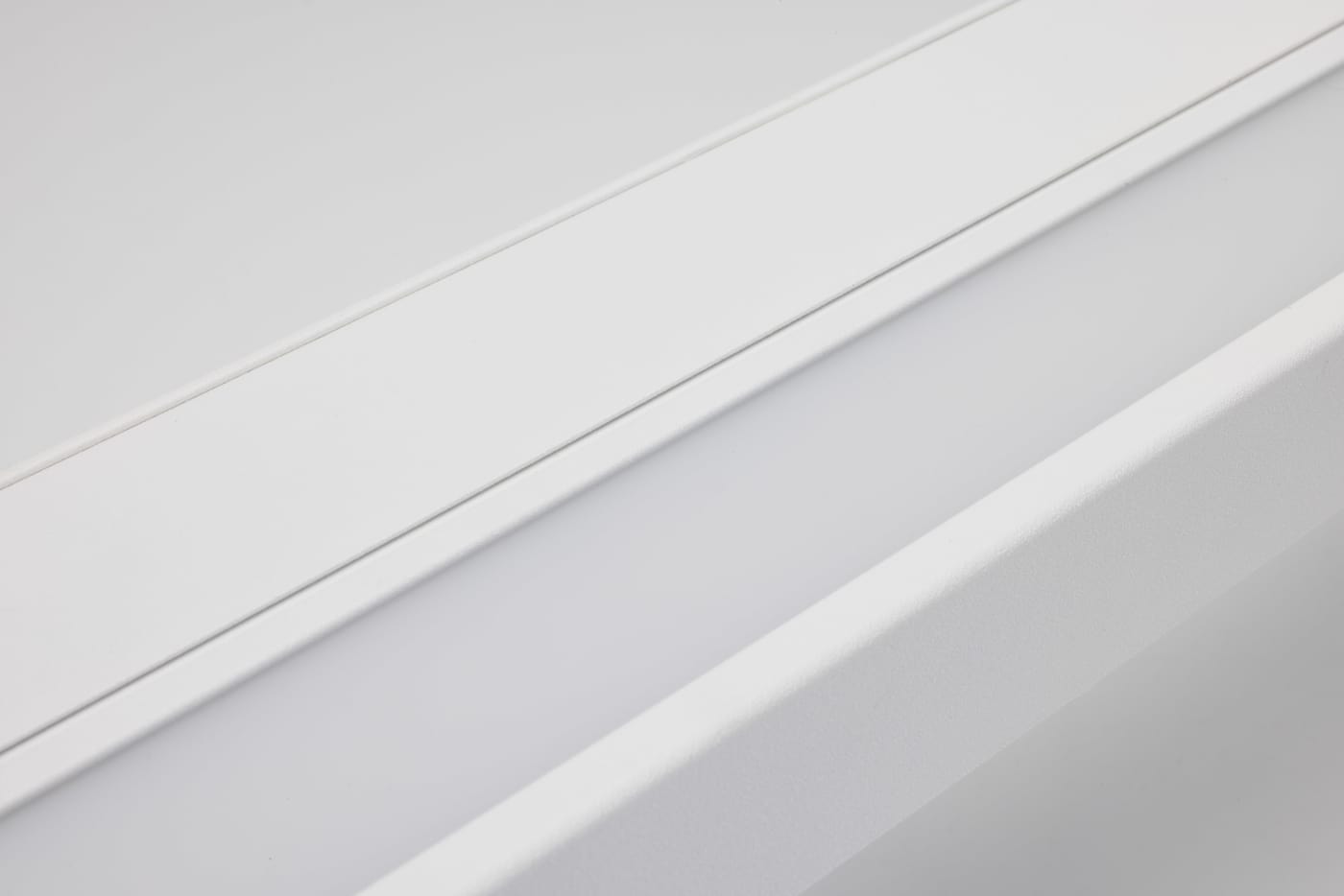 UNDER CAB LED RGB 28" - WH - 63-554