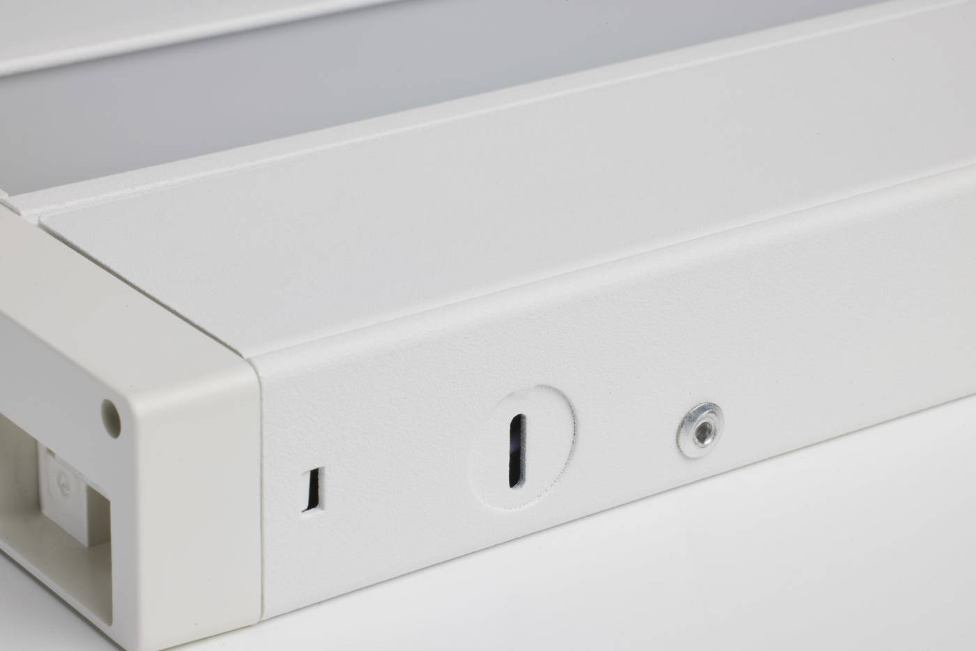 UNDER CAB LED RGBTW 34" - WH - 63-555