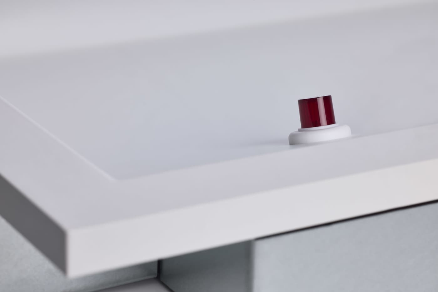 2X2 EM SINGLE BASKET TROFFER - 65-1603