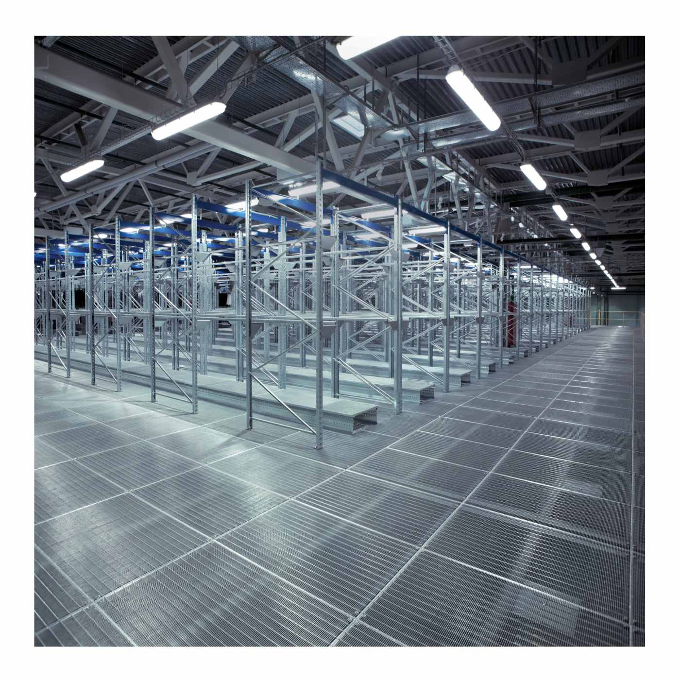 2' 20W LINEAR VAPOR PROOF - 65-823R1