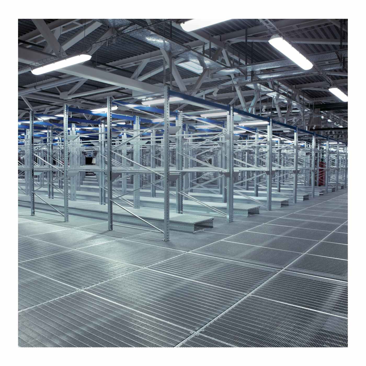 4' VAPOR PROOF W/EM & SENSOR - 65-839