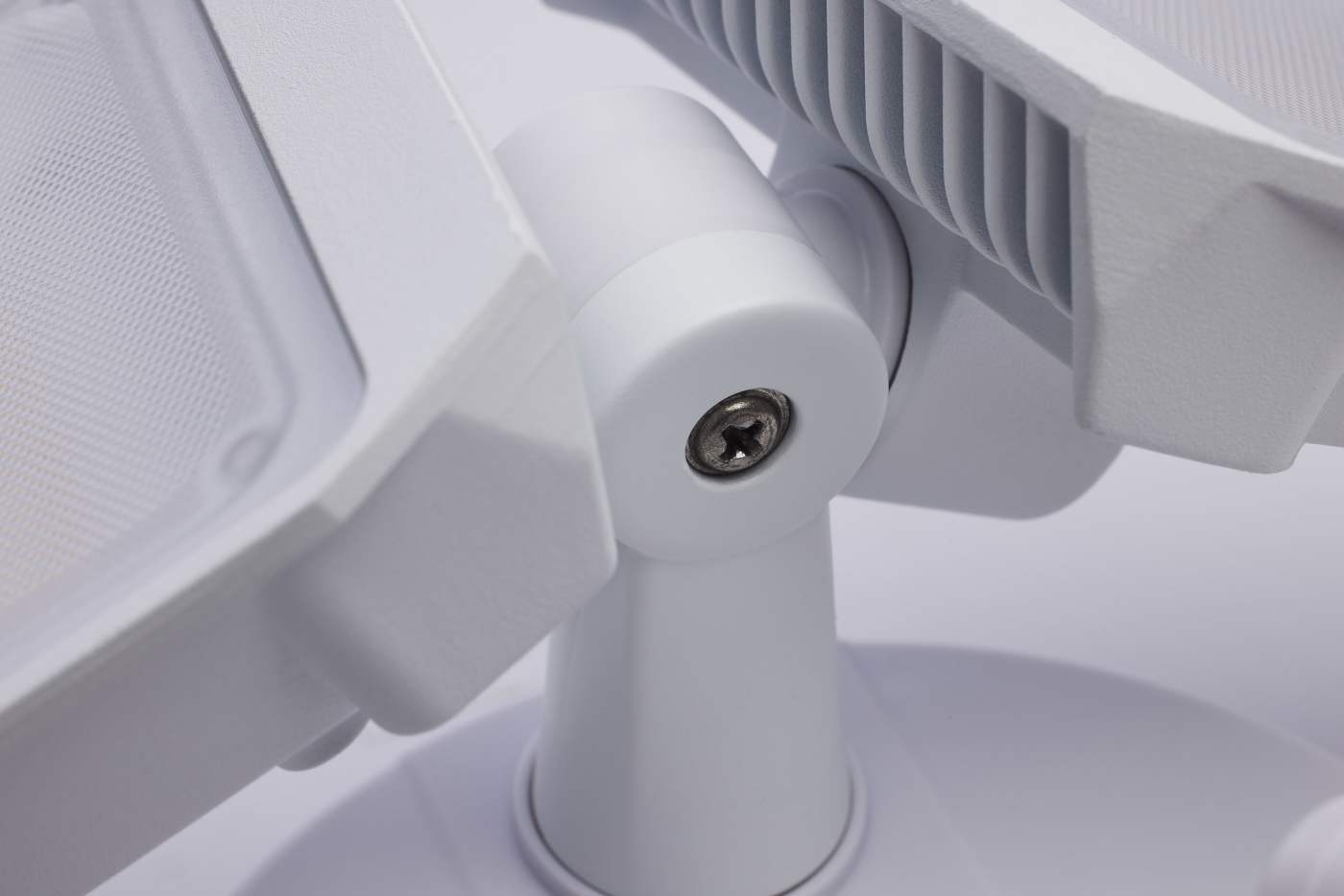 RECT SEC LGT W/ CAM-WHITE - 65-920