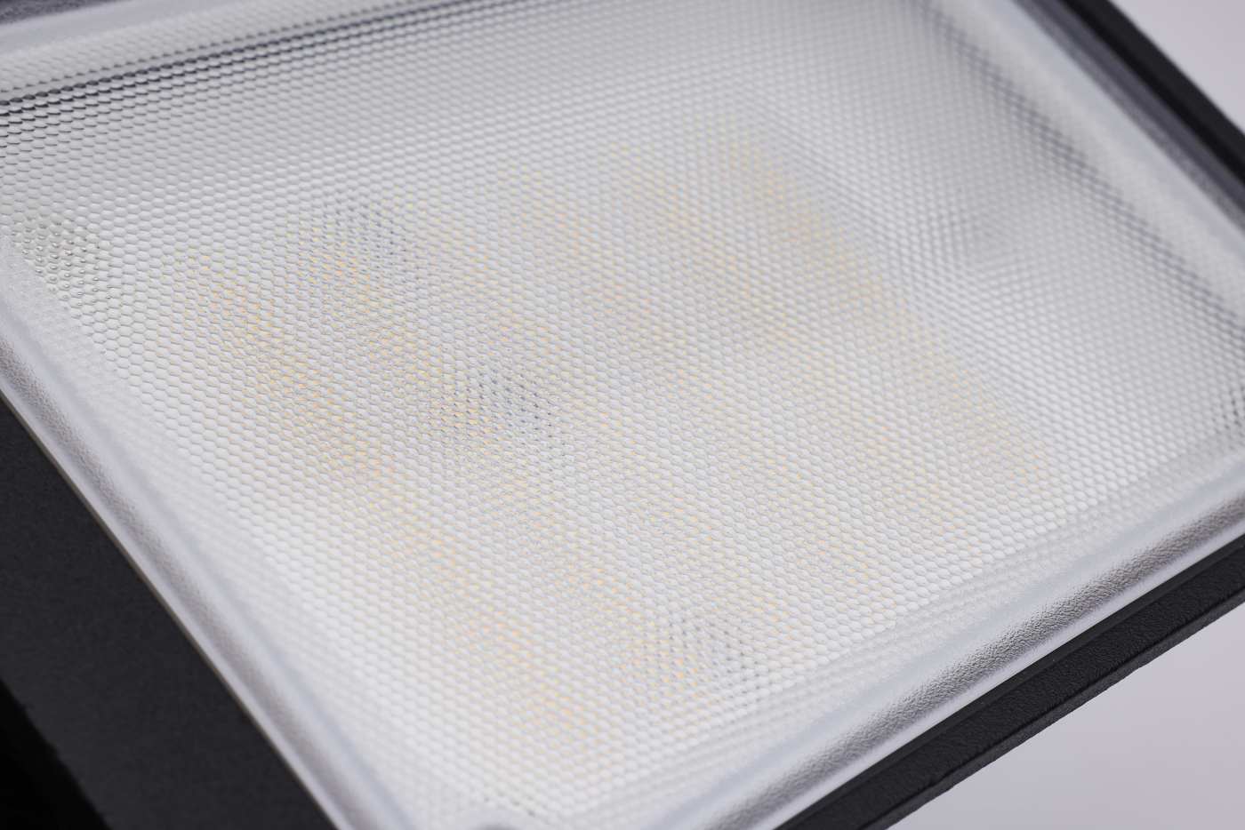 RECT SEC LGT W/ CAM-BLACK - 65-921