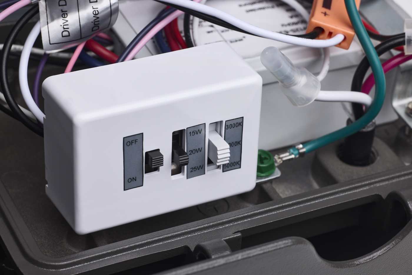 SMALL ADJUSTABLE WALL PACK - 65-943