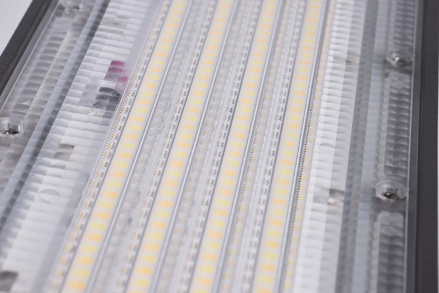 LARGE ADJUSTABLE WALL PACK - 65-944