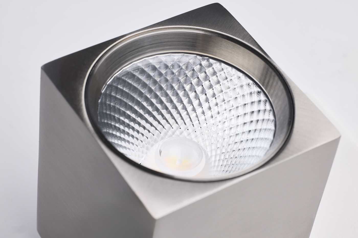 8W SQUARE D2W 6CCT BR NICK 36' - JH5053