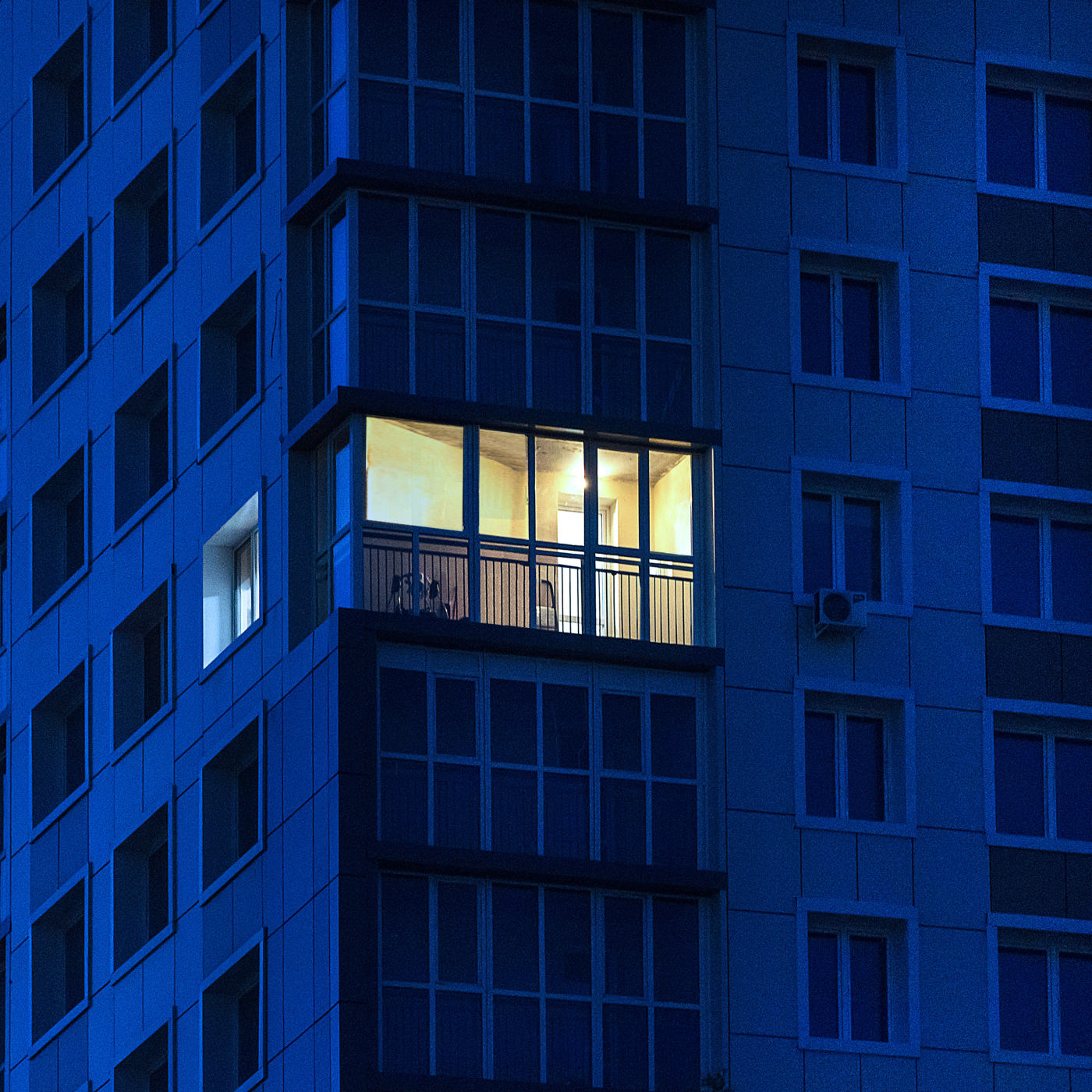 8A21/BATTERY BU/LED/830 - S11468