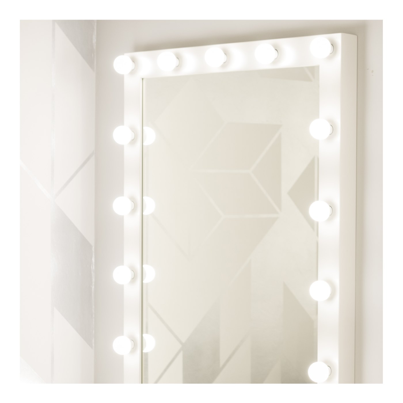 4.5G16.5/LED/WH/940/120V/E26 - S21219
