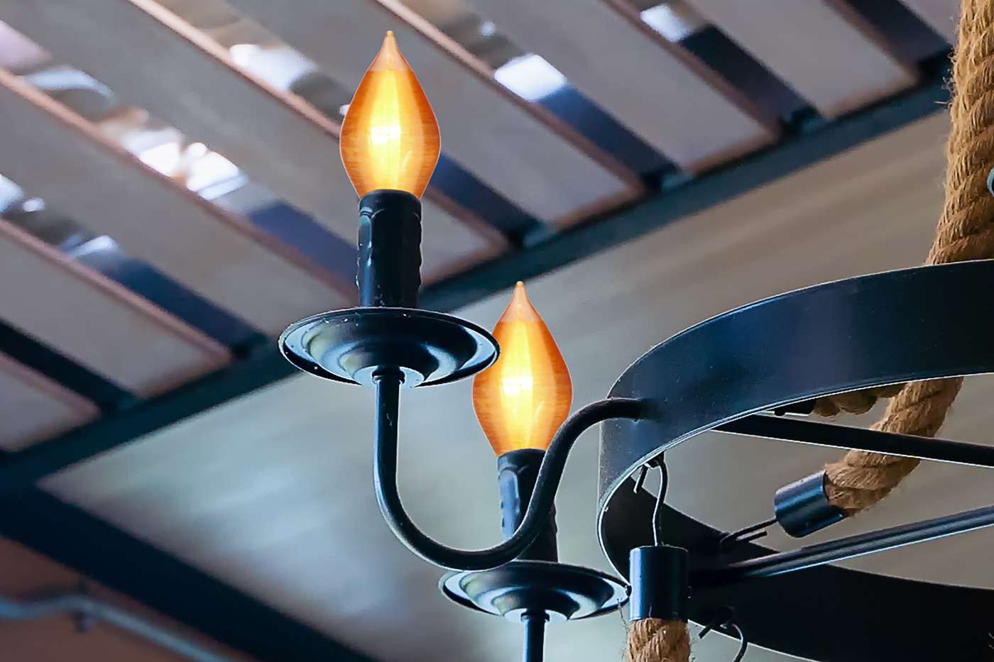 SATCOESCENT 40W C15 STD AMBER - S3416