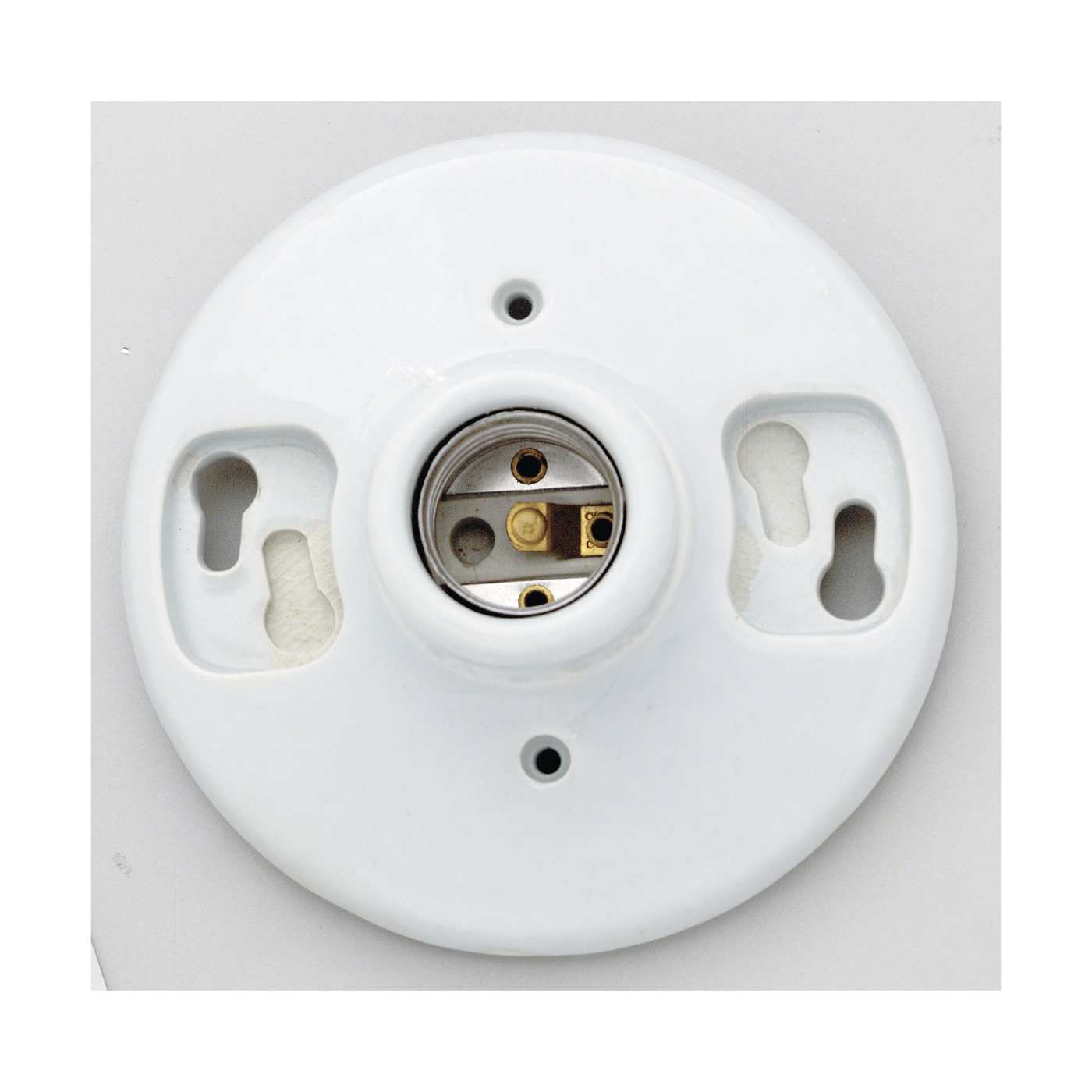 KEYLESS PORCELAIN LAMP HOLDER- - S70-590