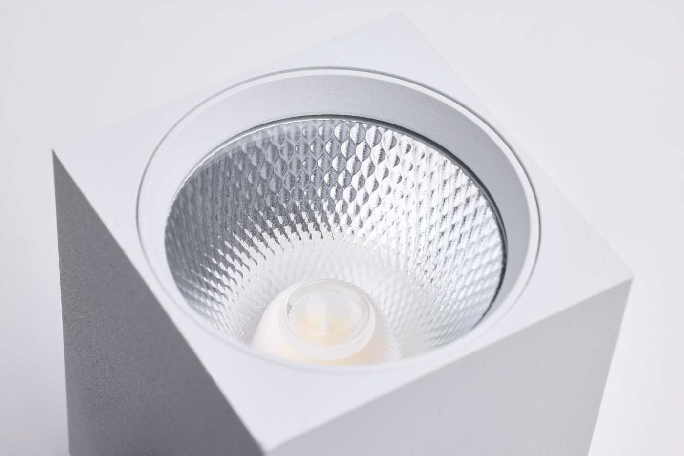 8W SQUARE D2W 6CCT WHITE 48' - TH754