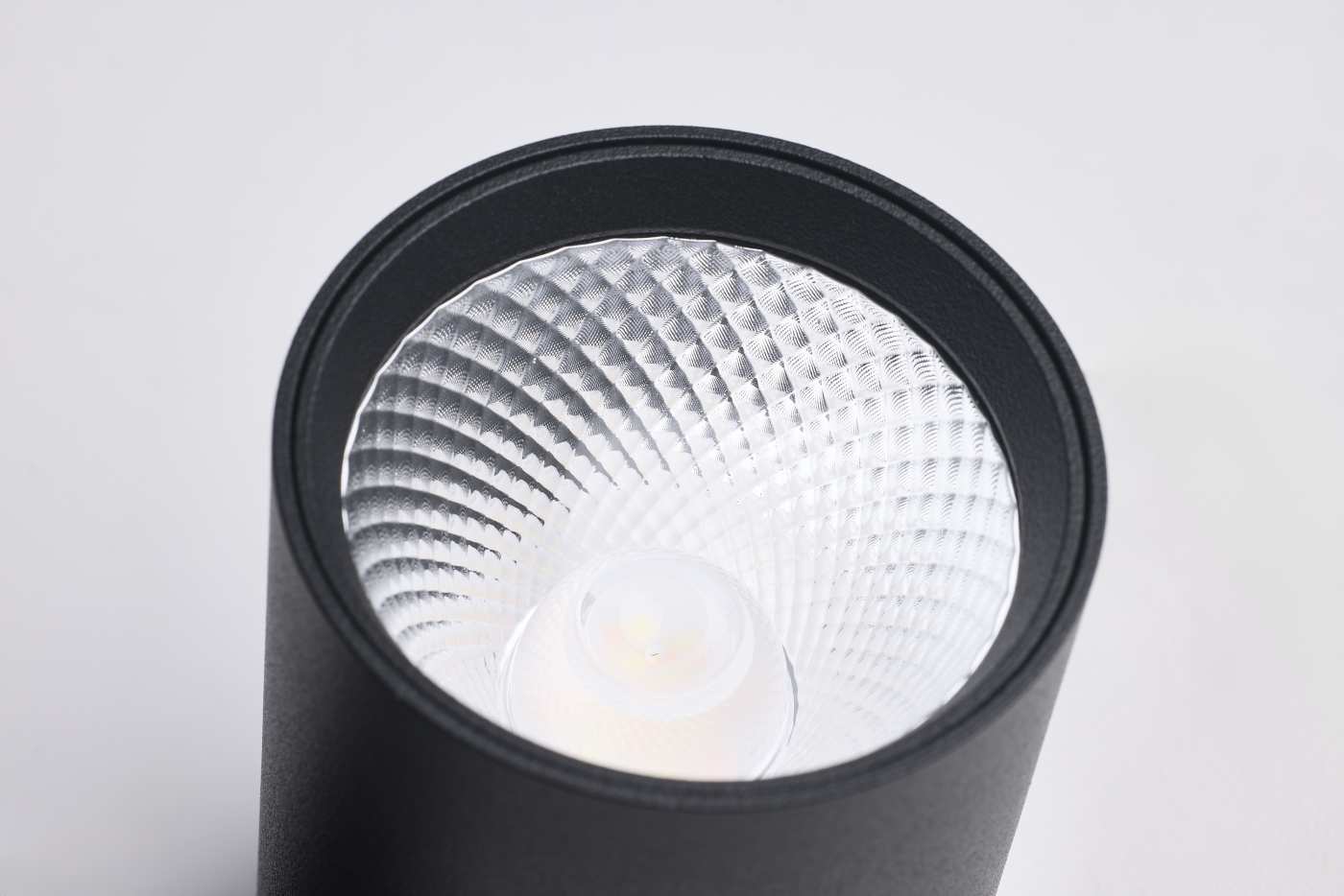 8W ROUND D2W 6CCT BLACK 36' - TH762