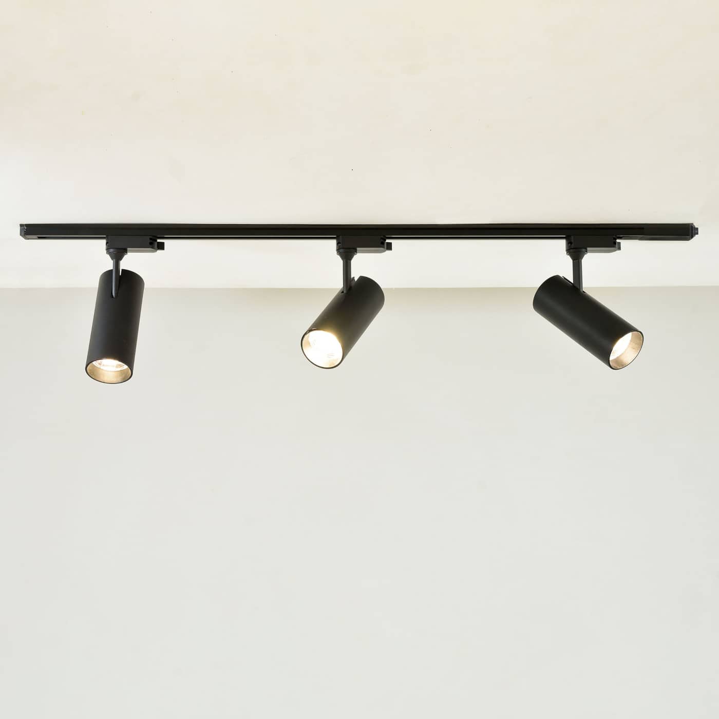 BLACK LIVE END CUR LIM .5A - TL110