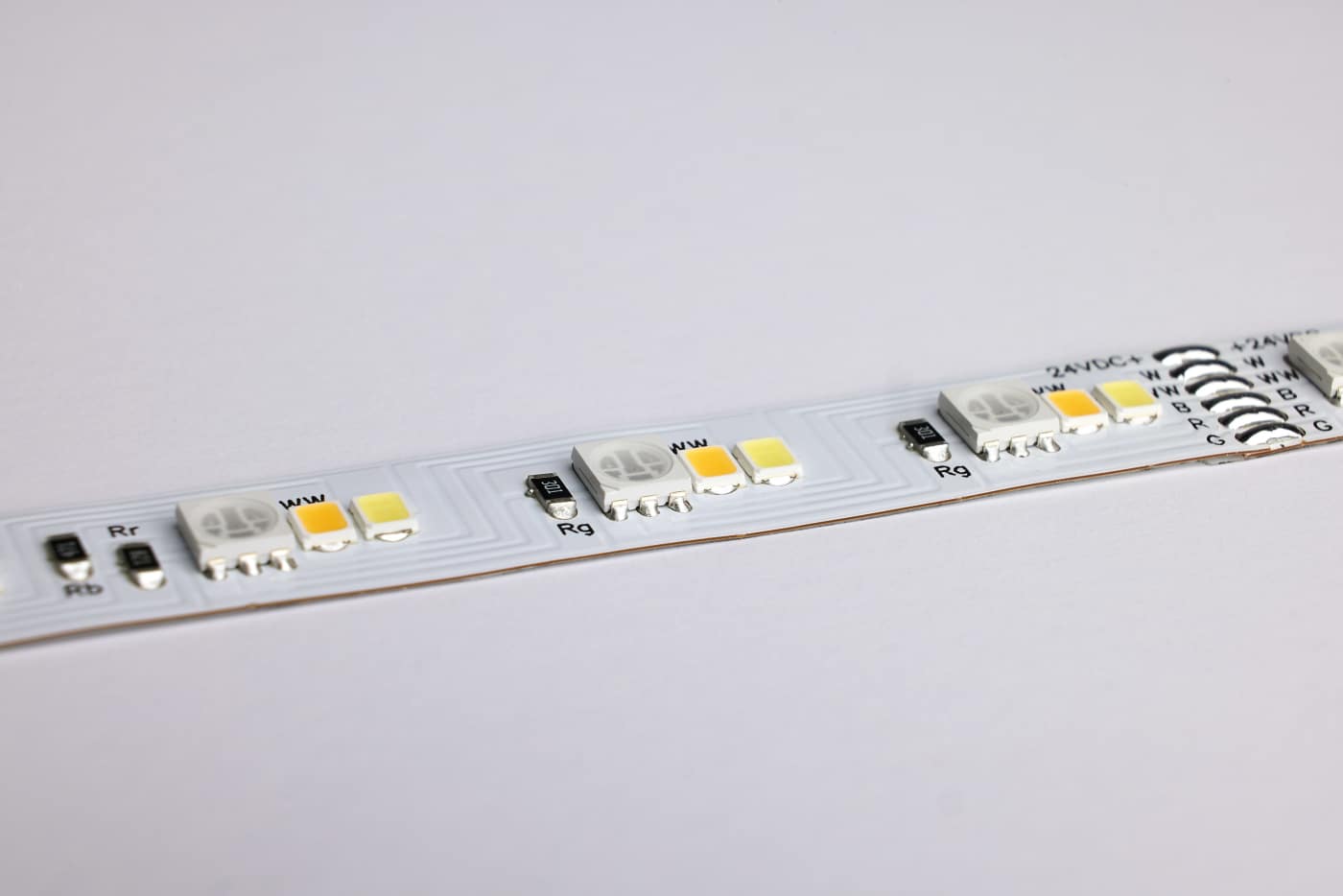 TAPE/RGBTW-HO/IP20/PLUG/SF/64' - 64-132
