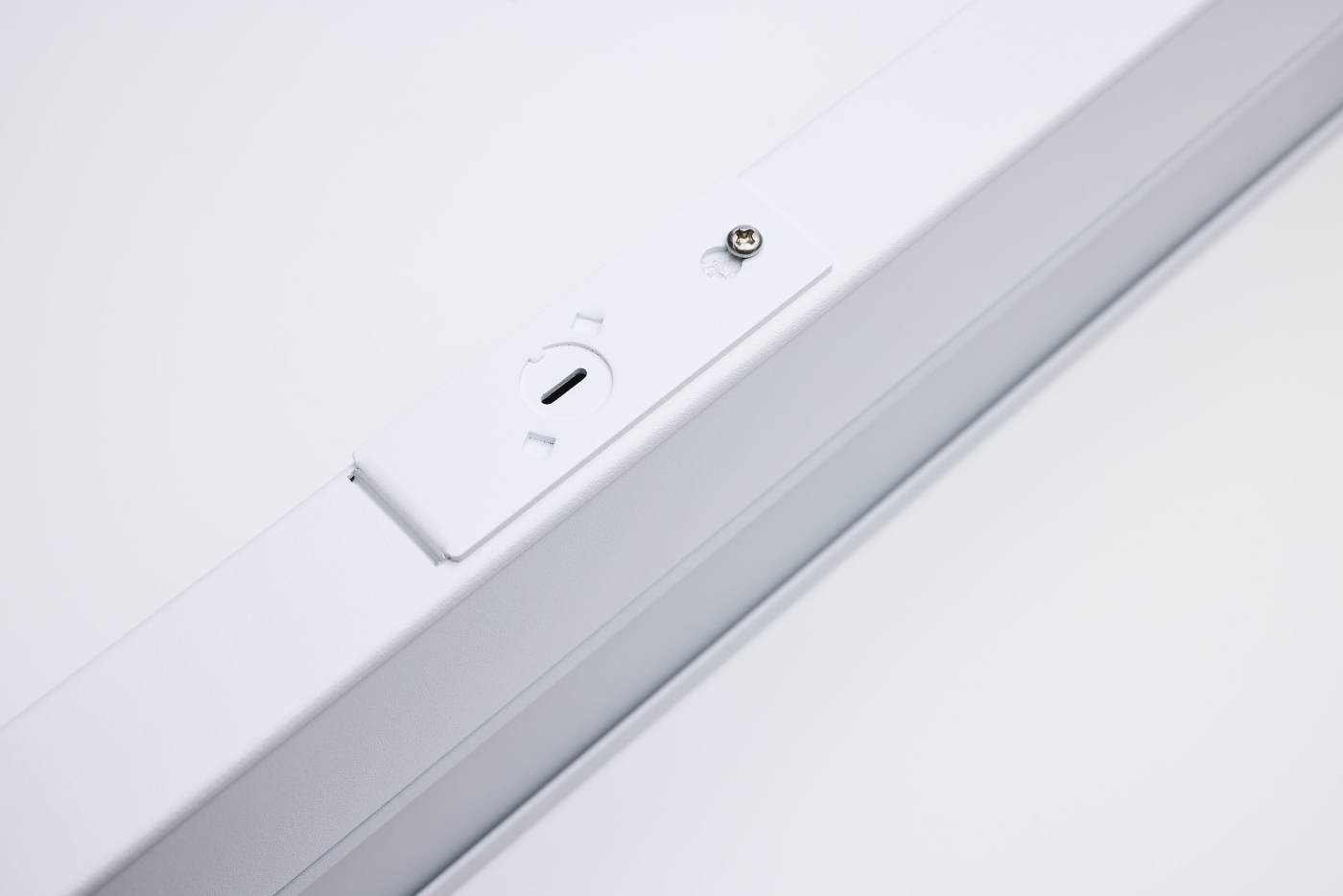 UNDER CAB LED 3CCT 34" - WH - 63-505