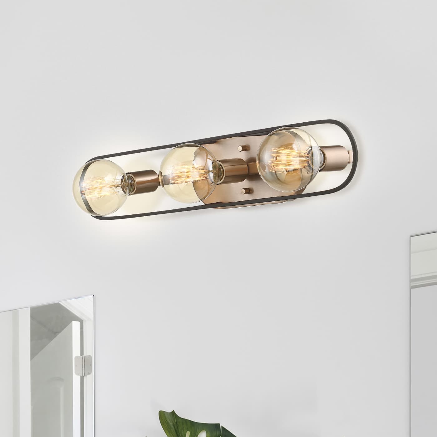 CHASSIS 3 LIGHT VANITY - 60-6653