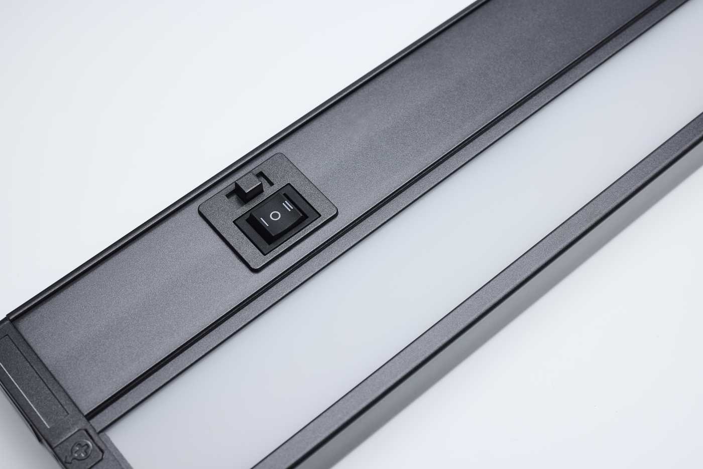 UNDER CAB LED 3CCT 28"-DK BRZ - 63-524